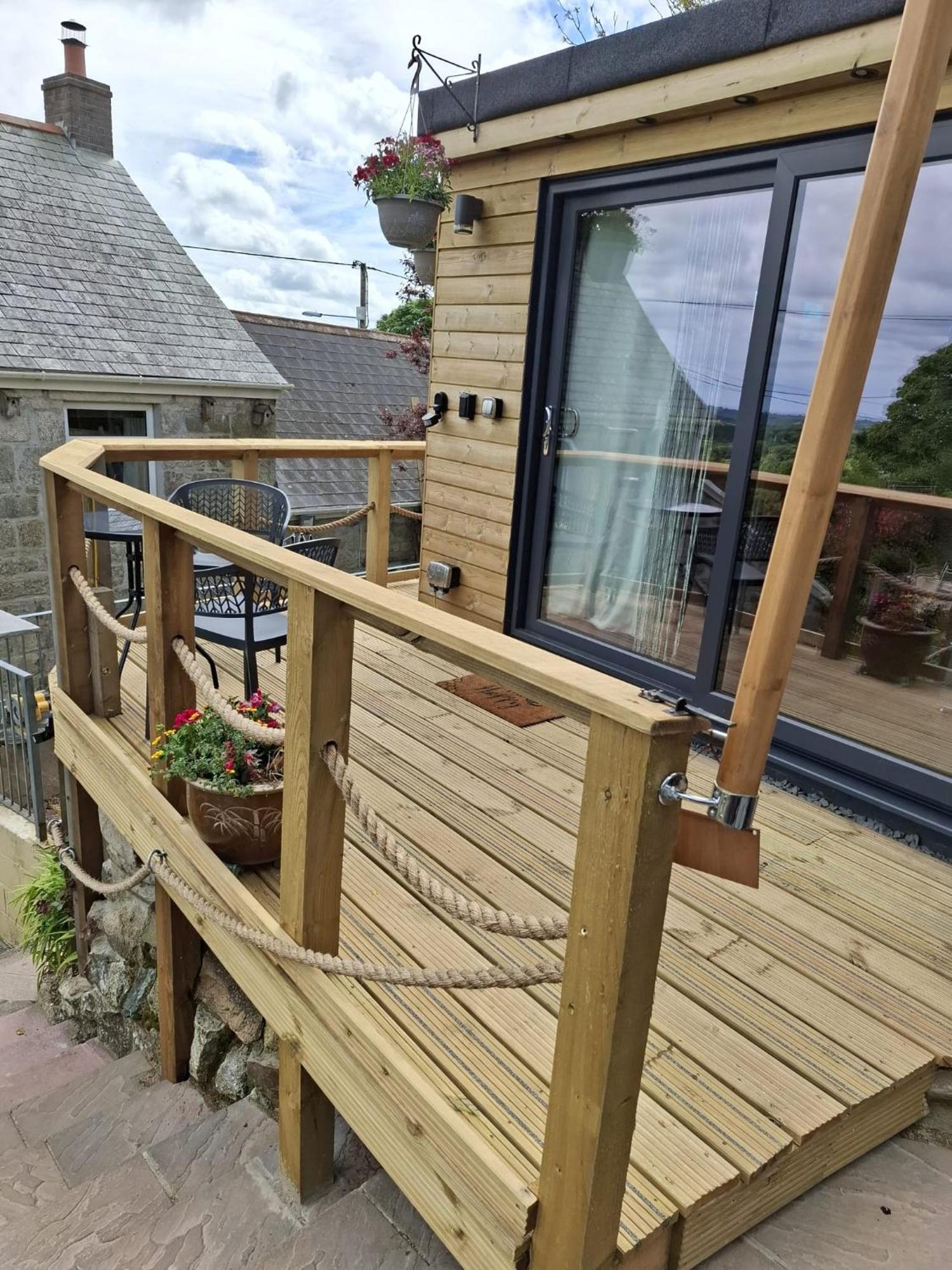 Cosy Cornish Cabin เซนต์ออสเทลล์ ภายนอก รูปภาพ