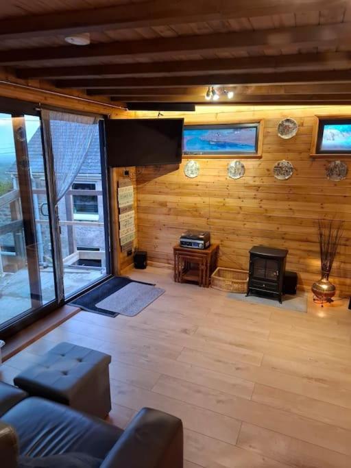 Cosy Cornish Cabin เซนต์ออสเทลล์ ภายนอก รูปภาพ
